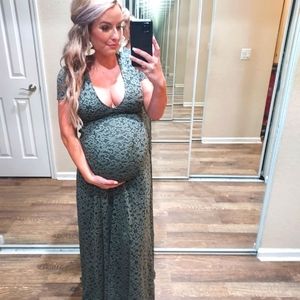 Gorgeous green lace dress! Maternity or not!